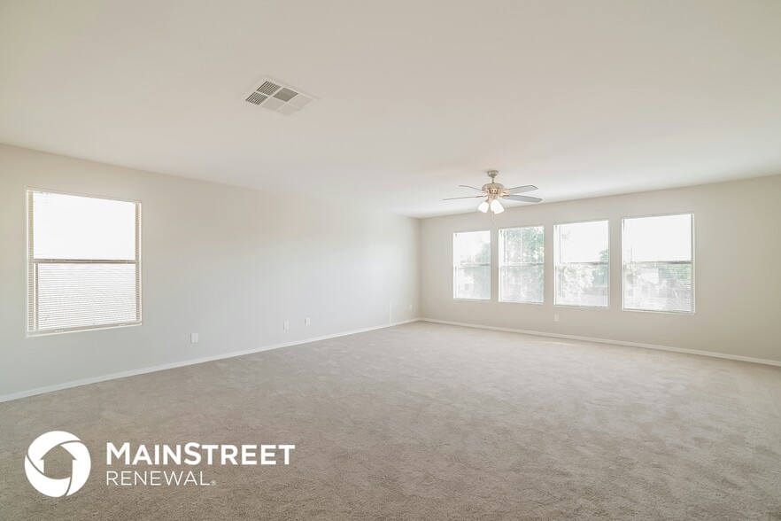 Building Photo - 15651 W Cameron Dr