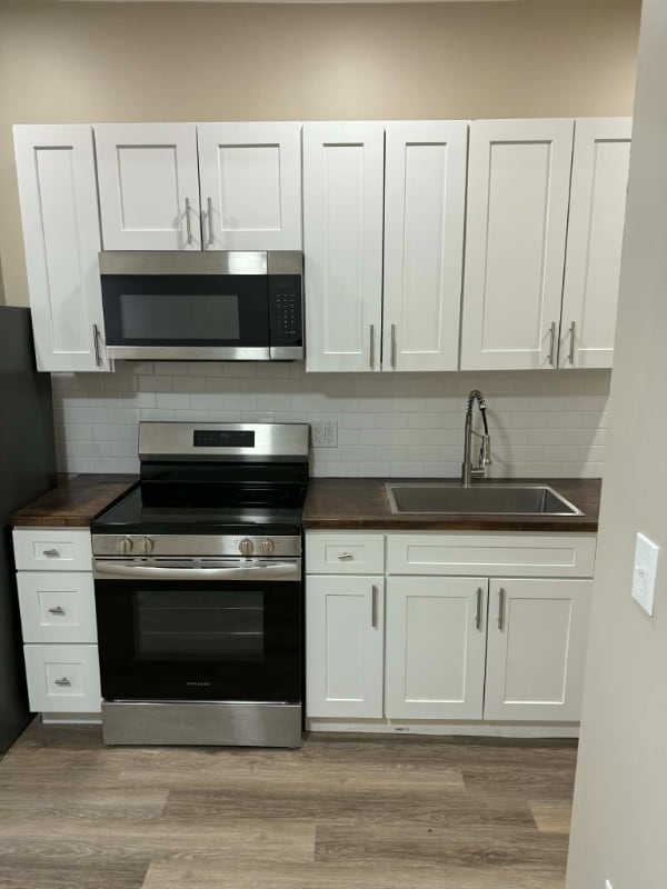 Building Photo - 233 W Madison St