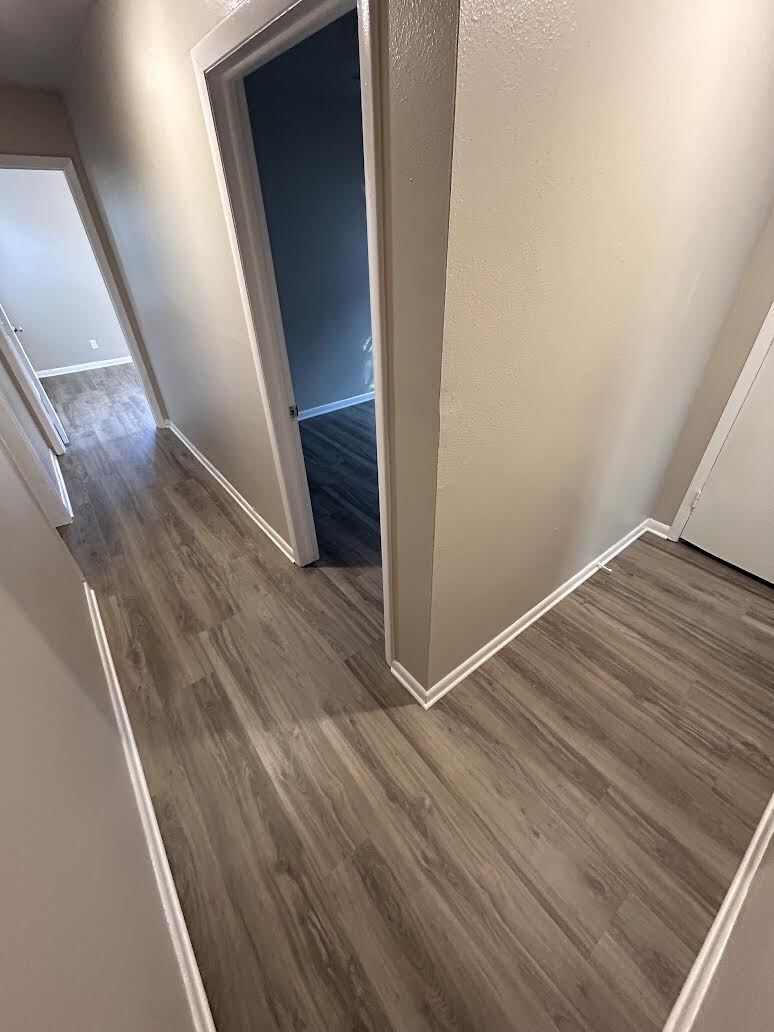 Building Photo - 704 Sunny Ln