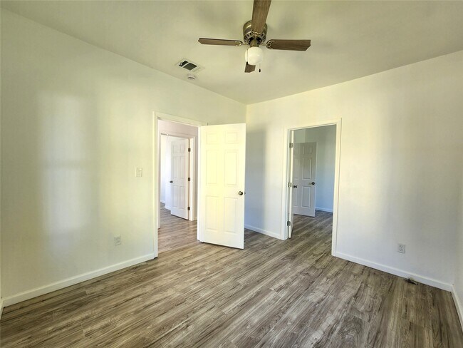 Building Photo - 2706 Berry St