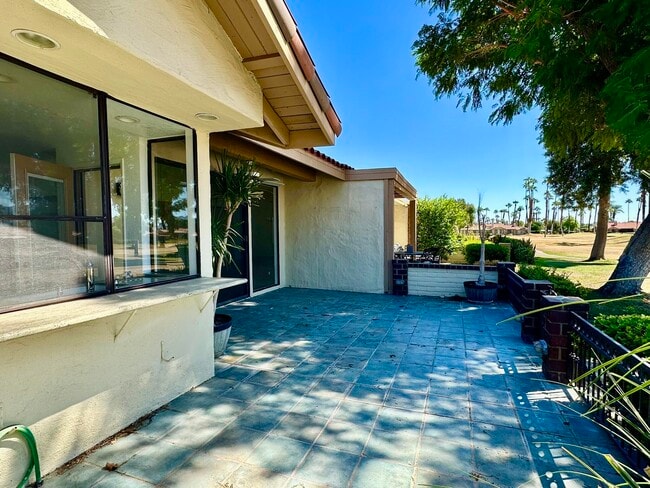 Building Photo - 417 Sierra Madre N