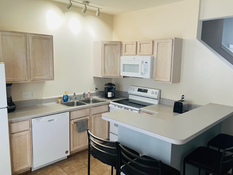 Building Photo - 118 University Village Dr