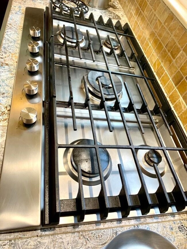 Building Photo - 49 Duke St