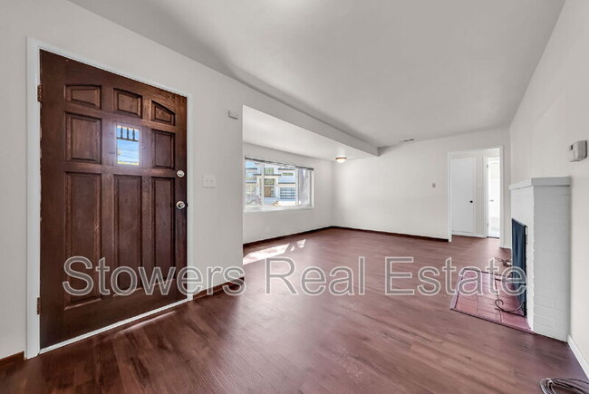 Building Photo - 275 Cameo Dr