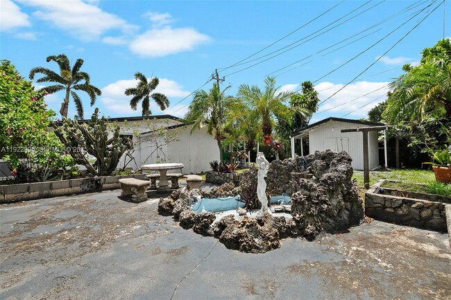 Building Photo - 3711 SW 58th Ave