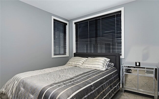 Building Photo - LUXURY WEST SEATTLE TOWNHOME FOR RENT; AVA...