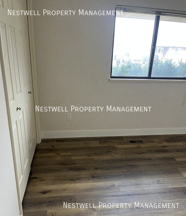 Building Photo - 893 W 1500 N St