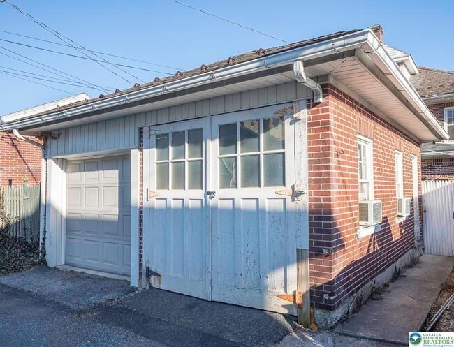 Building Photo - 1227 Delaware Ave