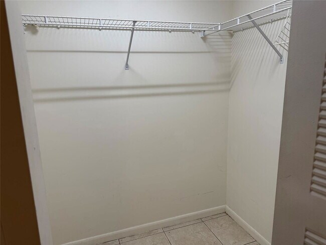 Building Photo - 1001 SW 141st Ave