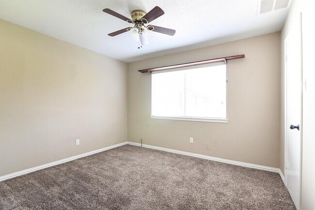 Building Photo - 25538 Chapel Ridge Ln