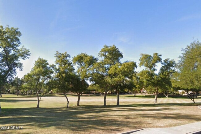 Building Photo - 1130 W Raven Dr