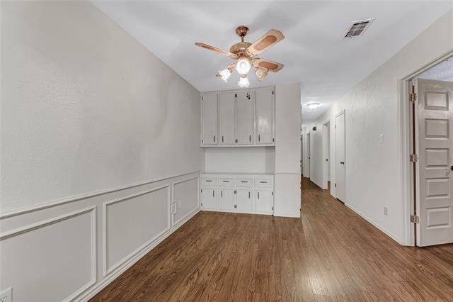 Building Photo - 2800 Shady Grove Dr