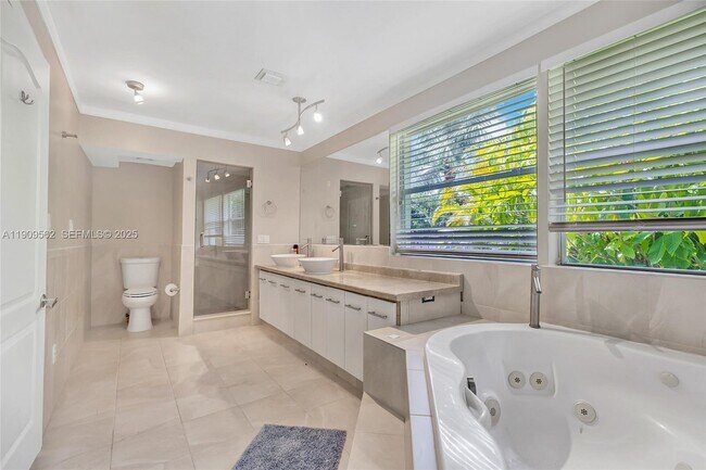 Building Photo - 13820 SW 82nd Ave