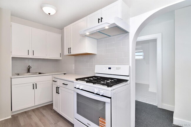 Building Photo - 132 Rich Ave