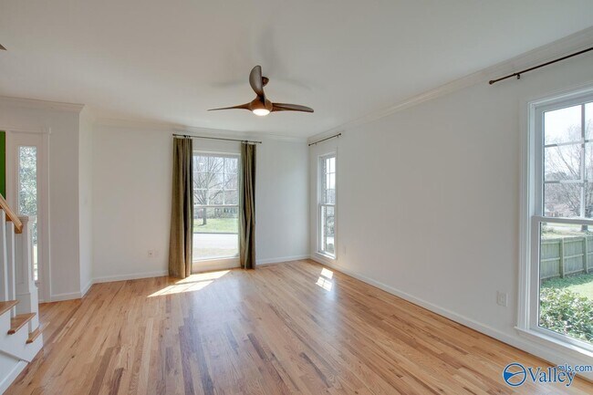 Building Photo - 501 Brenda Dr