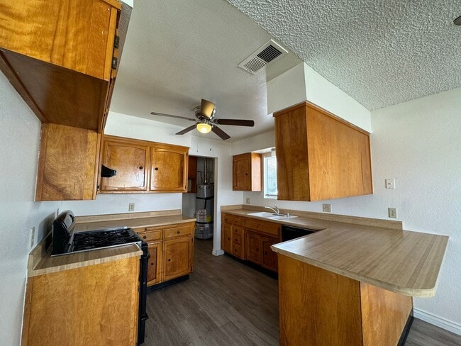 Building Photo - 2501 Bea Ct