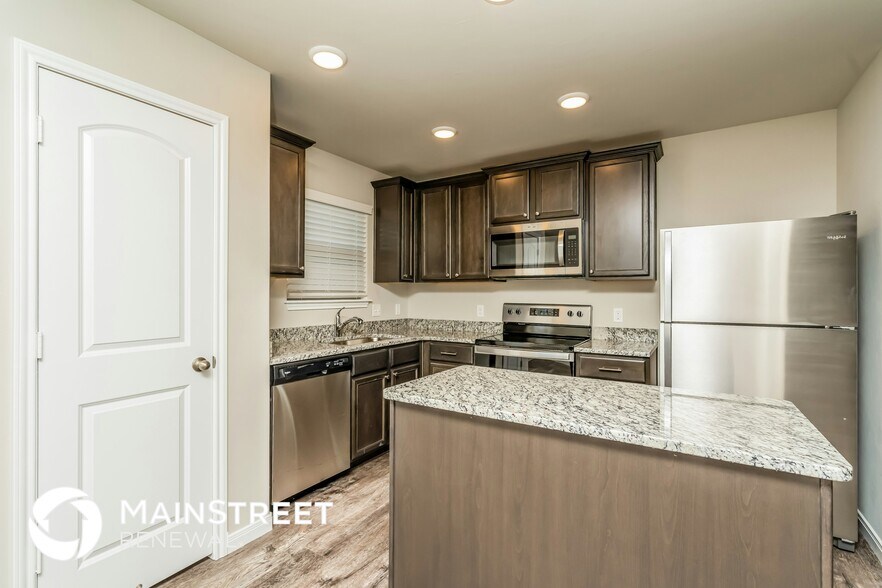 Building Photo - 901 NW 6th St