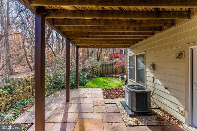 Building Photo - 12165 Abbey Glen Ct