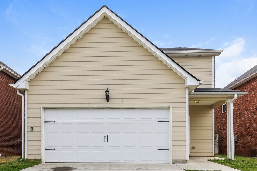 Building Photo - 184 Addy Ln