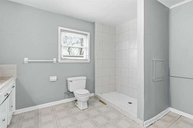 Building Photo - 344 Pennington Dr