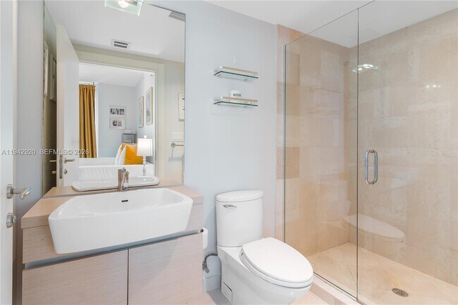 Building Photo - 200 Biscayne Blvd Way