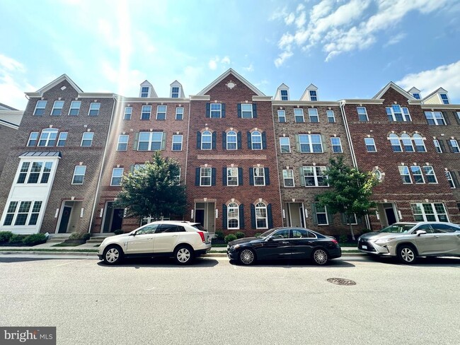Building Photo - 13727 Endeavour Dr