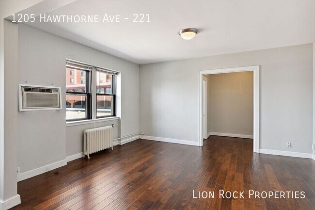 Building Photo - 1205 Hawthorne Ave