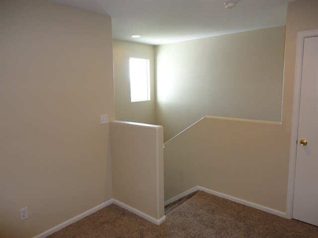 Building Photo - 201 Stagecoach Ln