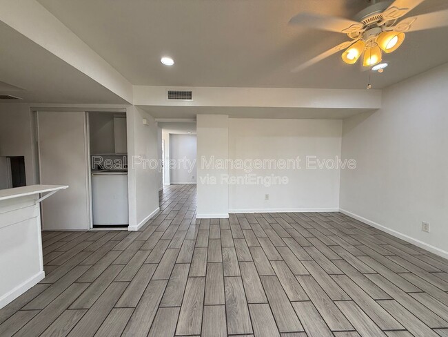 Building Photo - 4613 S Mill Ave