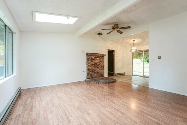 Building Photo - 6825 180th St SE