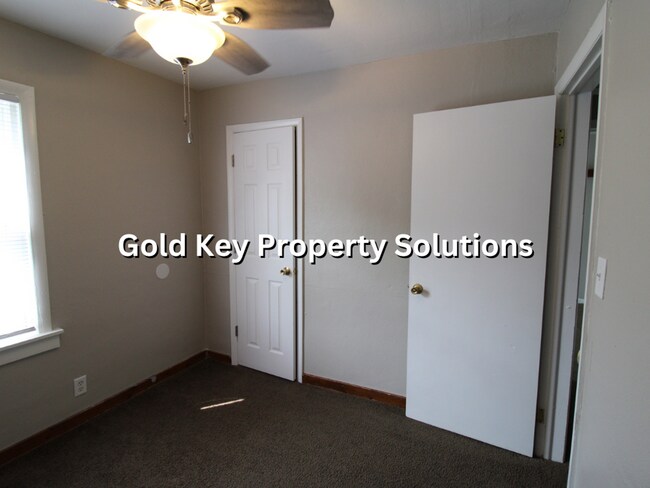Building Photo - 3 BR 1 BA House in Meadowbrook Area with G...