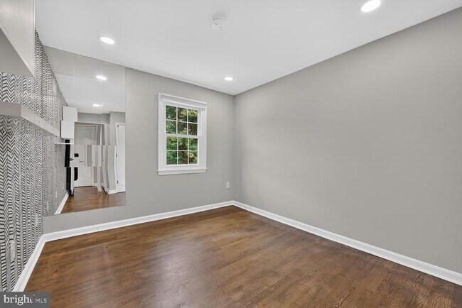 Building Photo - 7426 Hallcrest Dr