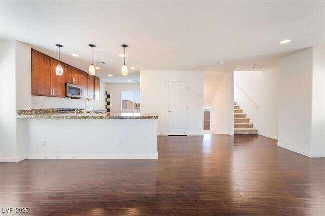 Building Photo - 10529 Headwind Ave