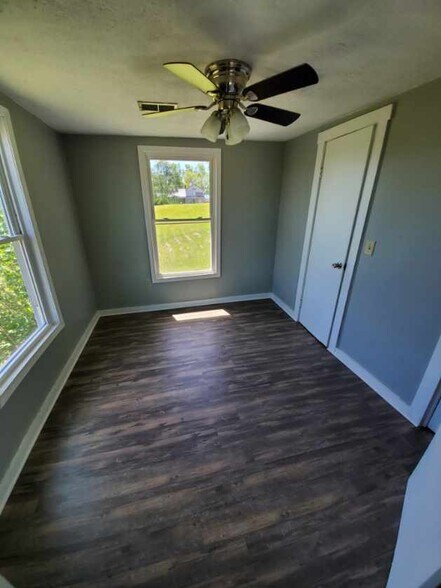 Bedroom - 113 S Crestwood St