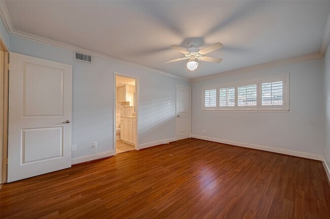 Building Photo - 12967 Trail Hollow Dr