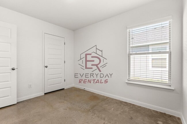 Building Photo - 912 Cherry Laurel Ln