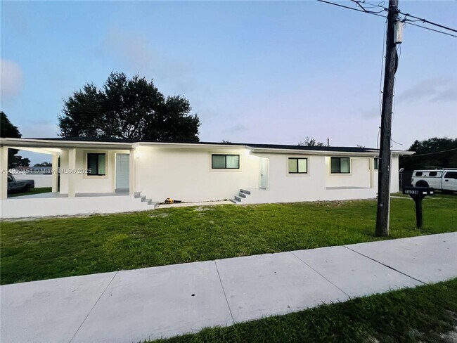 Primary Photo - 5601 NW 31st Ave