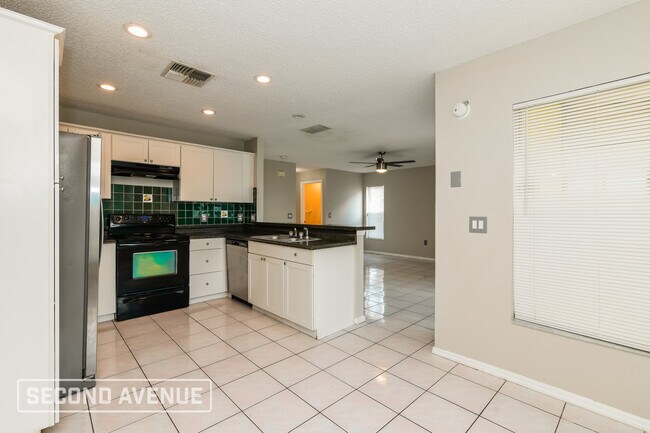 Building Photo - 2216 Wyndam Way