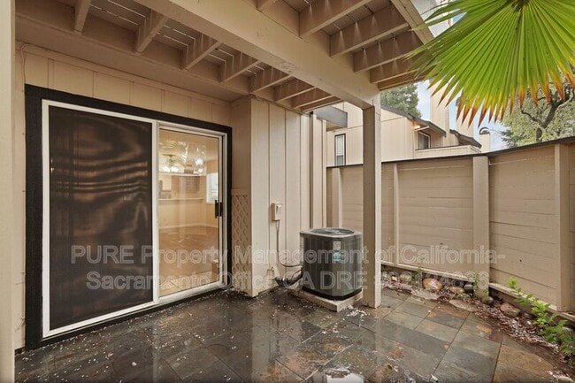 Building Photo - 9200 Madison Green Ln