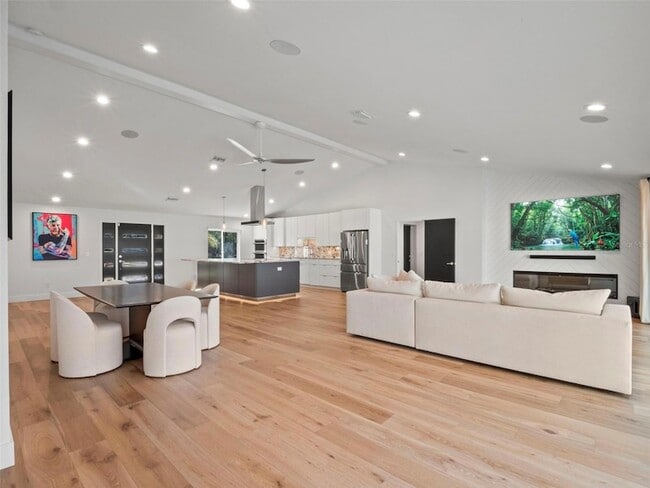 Building Photo - 1021 Temple Grove Pl