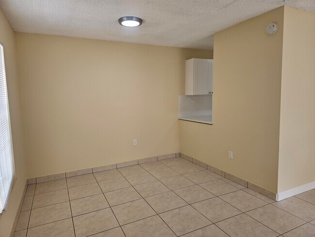 Building Photo - 5836 S 37th Ct