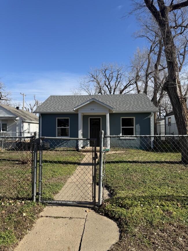 Building Photo - 1214 N 10th St