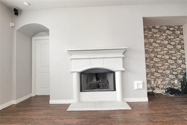 Building Photo - 3014 Brahman Dr