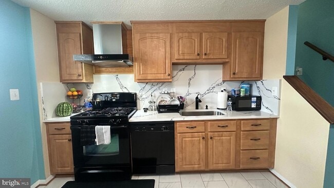 Building Photo - 8111 Brown Ct