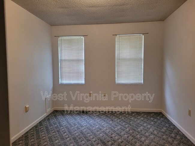 Building Photo - 3751 Summerlee Rd