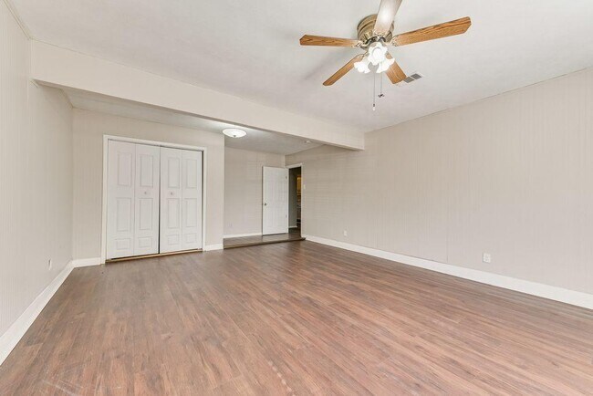 Building Photo - 4209 Martindale Dr