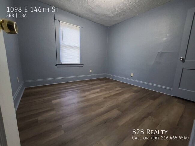 Building Photo - 1098 E 146th St