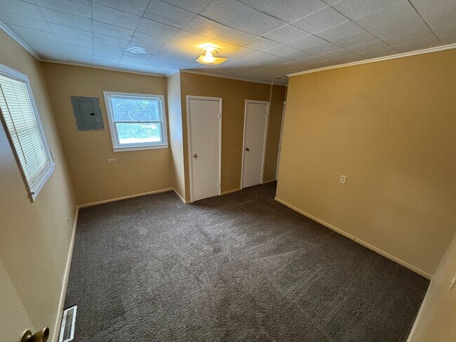 Building Photo - 2401 Lowell Ave