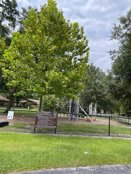 Building Photo - 5722 NW 25th Ter