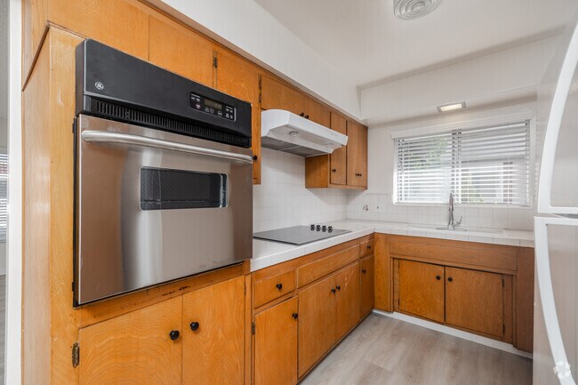 2BR, 2BA - 1,250SF - Kitchen - 2144 W 182nd St.